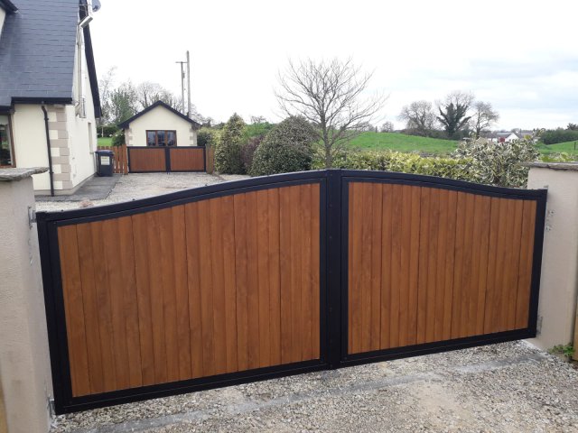 belvedere gate golden oak 3